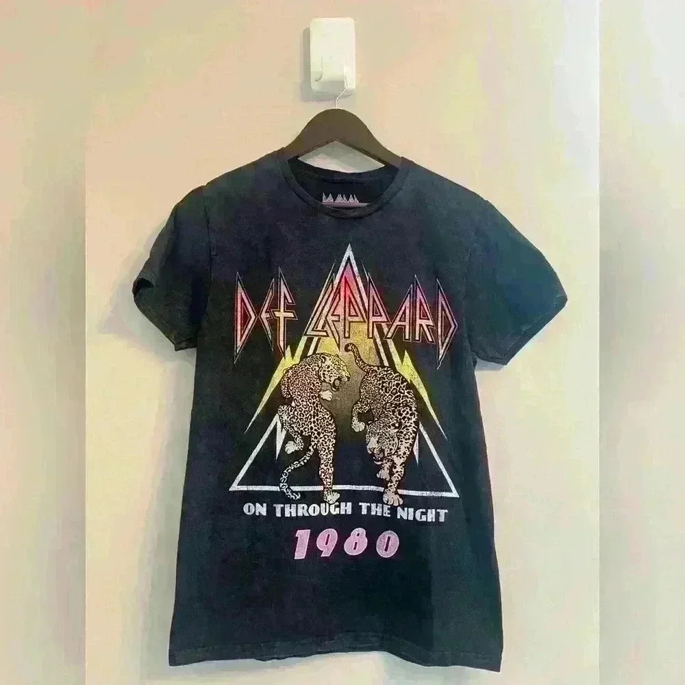 Unisex Def Leppard Tshirt. Size S. NWOT